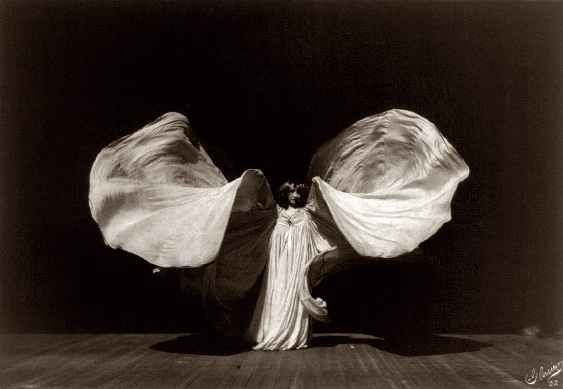 Loïe Fuller Serpentine Dance
