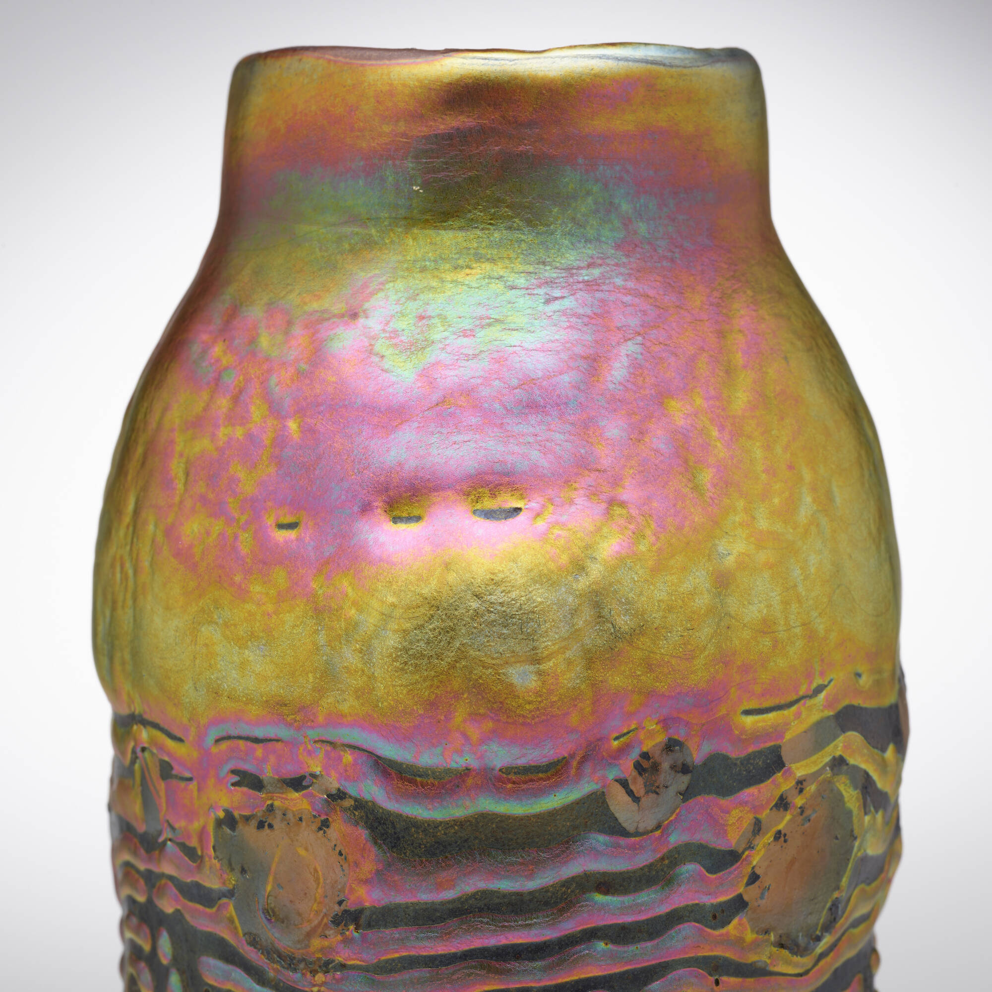 113 TIFFANY STUDIOS Lava vase Art Nouveau Art Deco Glass Lighting 21 March 2024 Auctions Toomey Co. Auctioneers
