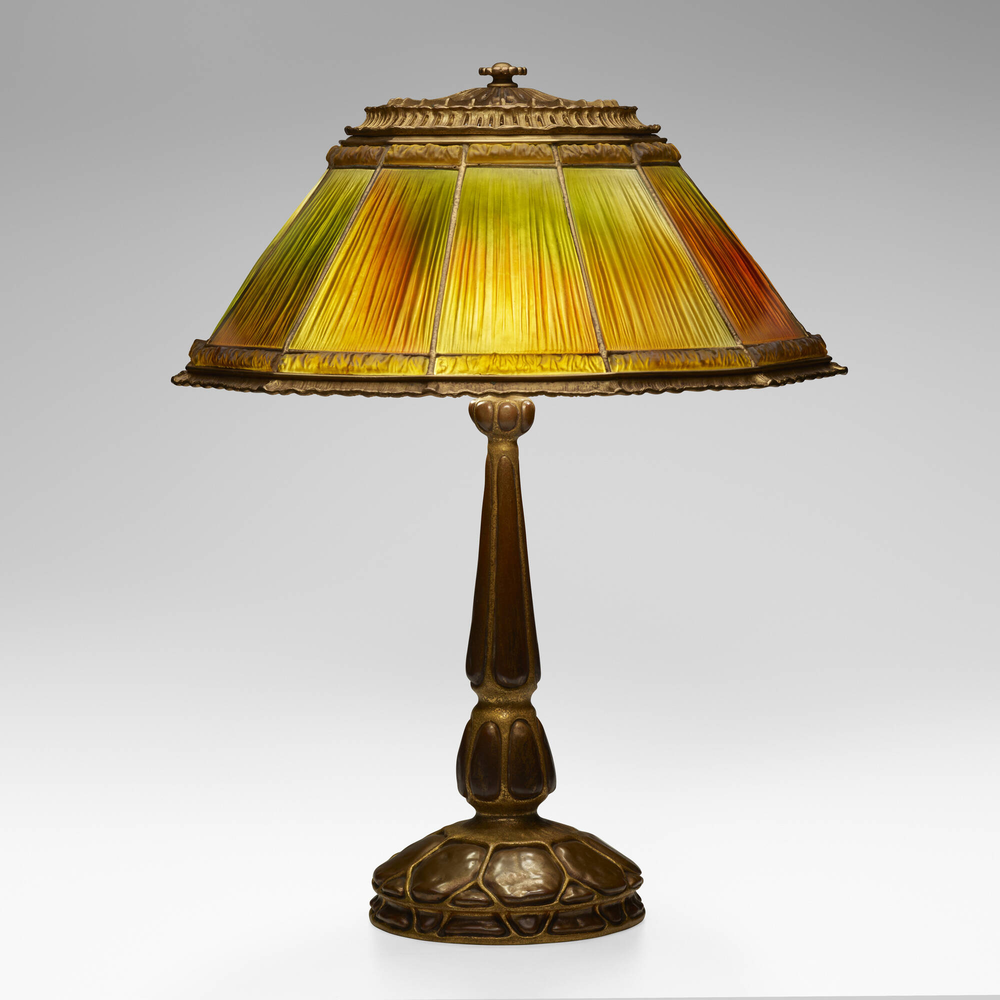 149: TIFFANY STUDIOS, Linenfold table lamp < Art Nouveau