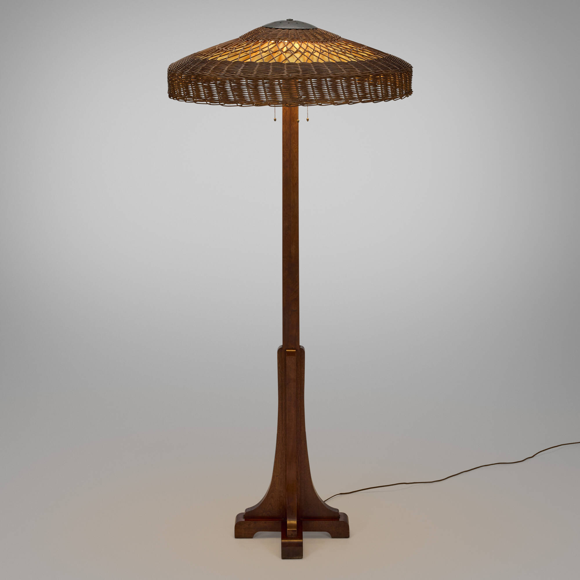 165 IN THE MANNER OF GUSTAV STICKLEY Floor lamp base Early 20th Century Design 1 October 2024 Auctions Toomey Co. Auctioneers