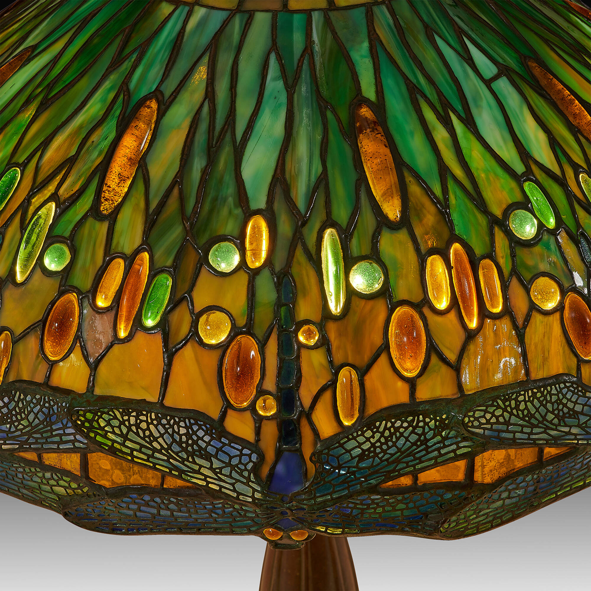 Tiffany dandelion lamp top