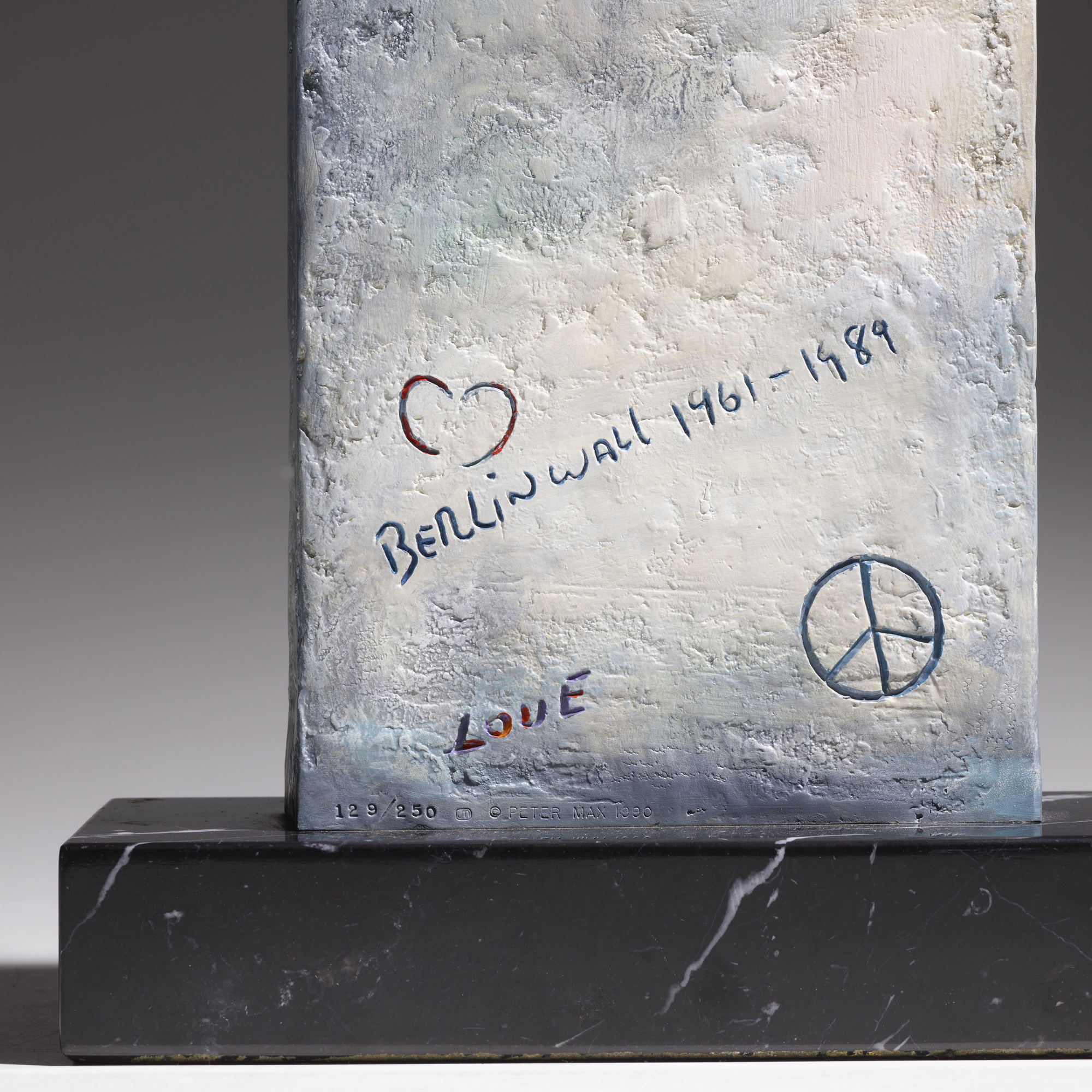 【美品】IN PURSUIT OF PEACE A PROFILE OF池田大作 In Pursuit of Peace. A Profile of Daisaku Ikeda Book Is In