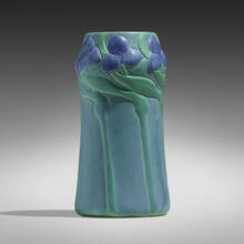 ARTUS VAN BRIGGLE FOR VAN BRIGGLE POTTERY, Early vase with trillium, 1902 | toomeyco.com