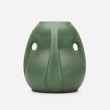 WILLIAM BRYCE MUNDIE FOR TECO POTTERY, Small vase, model 287 | toomeyco.com